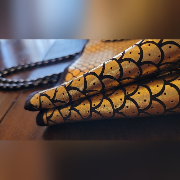 ๐ง๐ฆ MERMAID BEACH BAG | Golden Iridescent Fish Scale Neoprene Bag ๐ฆ ๐งโโ๏ธ๐งโโ๏ธ - Picture 15 of 15